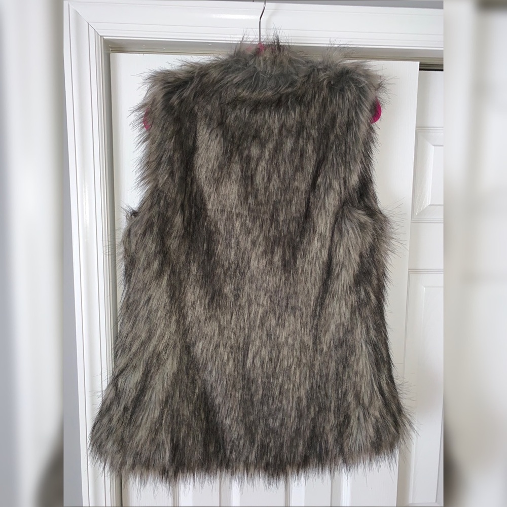 NWT! Nicole Miller Faux Fur Vest Gray - Picture 2 of 4